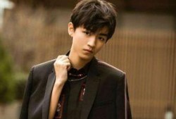 爱豆吃瓜娱乐酱王俊凯,从偶像到瓜界新贵，揭秘爱豆吃瓜娱乐酱的养成之路